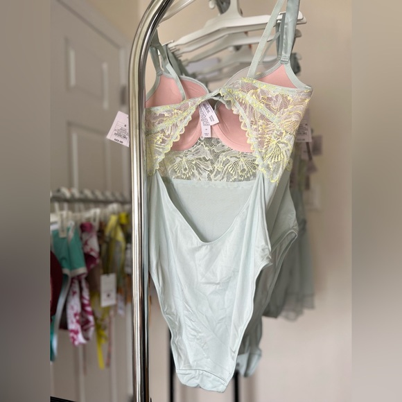 Lingerie - Picture 4 of 4